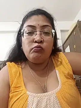 LAVERNIYA  online show from November 2025 01:10:01 PM