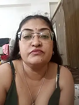 LAVERNIYA  online show from November 2025 07:19:01 PM