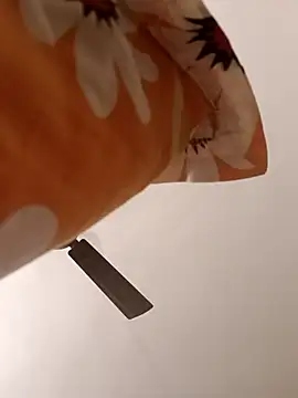 LAVERNIYA  online show from November 2025 01:15:02 PM