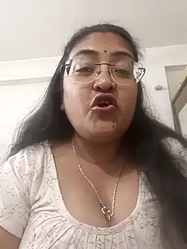 LAVERNIYA  online show from December 2025 12:58:01 PM