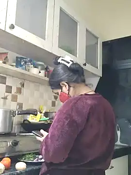 Snapshot of IND_COUPLE1 chatting on December 2024 06:52:02 PM IND COUPLE1 online show from December 2024 06:52:02 PM