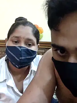 Snapshot of IND_COUPLE1 chatting on February 2025 03:10:01 PM IND COUPLE1 online show from February 2025 03:10:01 PM