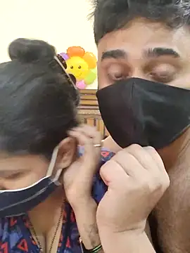 Snapshot of IND_COUPLE1 chatting on February 2025 06:19:01 AM IND COUPLE1 online show from February 2025 06:19:01 AM