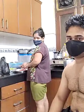 Snapshot of IND_COUPLE1 chatting on February 2025 02:00:02 PM IND COUPLE1 online show from February 2025 02:00:02 PM