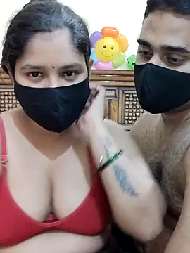 Snapshot of IND_COUPLE1 chatting on February 2025 01:03:01 PM IND COUPLE1 online show from February 2025 01:03:01 PM