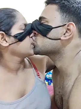 Snapshot of IND_COUPLE1 chatting on March 2025 02:13:01 PM IND COUPLE1 online show from March 2025 02:13:01 PM