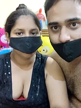 Snapshot of IND_COUPLE1 chatting on March 2025 08:43:02 PM IND COUPLE1 online show from March 2025 08:43:02 PM