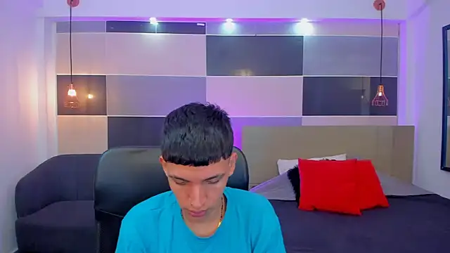 Snapshot of Juan_Nd_Steven chatting on January 2025 12:10:01 PM Juan Nd Steven online show from January 2025 12:10:01 PM