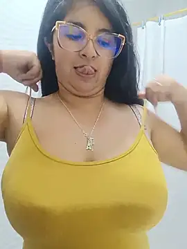 Snapshot of _Angelinaandrade_ chatting on May 2026 12:39:02 AM Angelinaandrade online show from May 2026 12:39:02 AM
