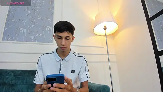 Lucian Davi online show from October 2025 12:14:02 PM