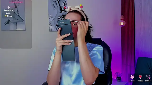 miah connor online show from November 2025 07:39:02 PM