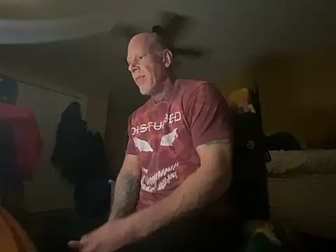 hunterbiggun007 online show from December 2025 05:53:01 PM