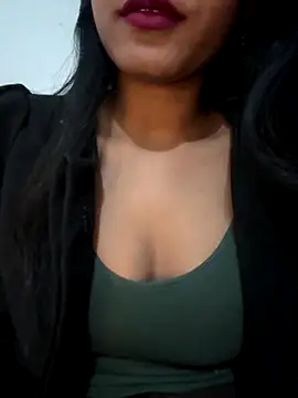 Snapshot of Hot_Goldengirl chatting on November 2025 07:17:01 PM Hot Goldengirl online show from November 2025 07:17:01 PM