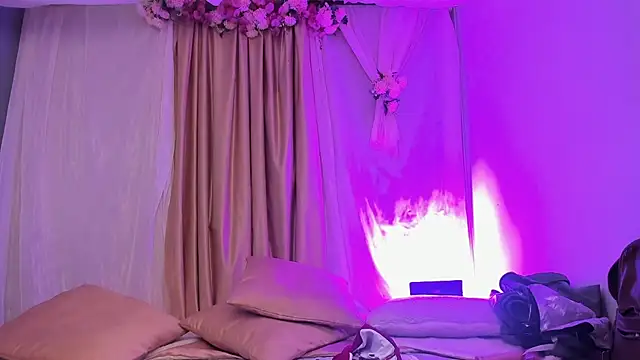 salomee star  online show from November 2025 06:42:02 PM