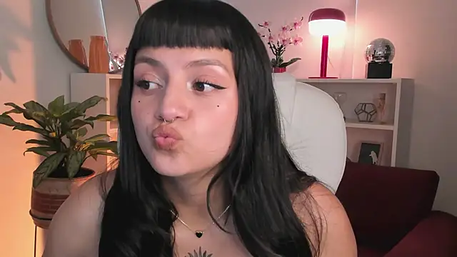 Snapshot of nahiapaws chatting on February 2026 09:08:01 PM nahiapaws online show from February 2026 09:08:01 PM