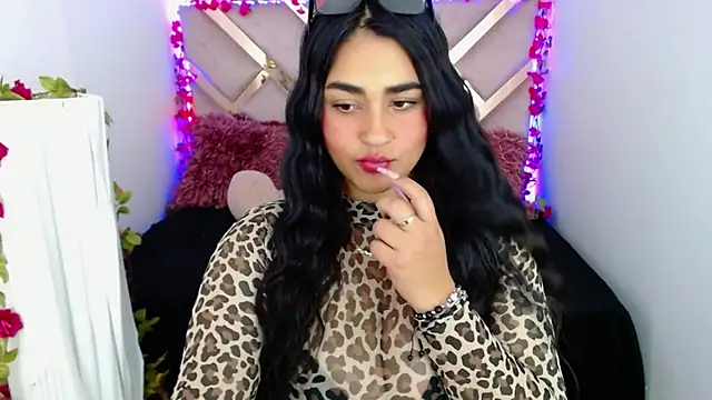 Snapshot of Charlotte_cute18 chatting on March 2025 06:57:02 AM Charlotte cute18 online show from March 2025 06:57:02 AM