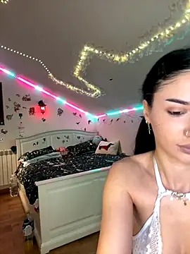 SelenaBee online show from November 2025 07:18:02 AM