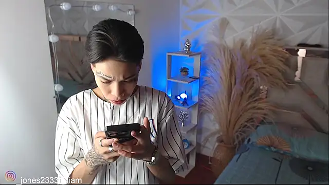 Jonesliam23 online show from October 2025 10:34:02 PM