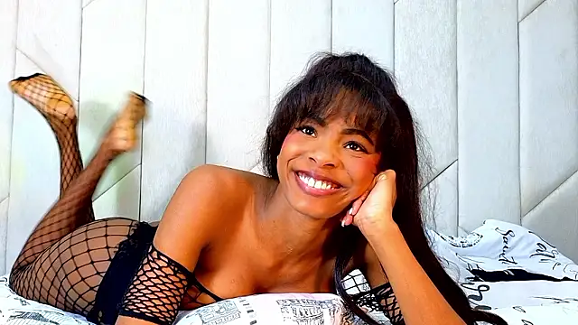 Snapshot of adaraSmiith chatting on December 2024 05:53:02 PM adaraSmiith online show from December 2024 05:53:02 PM