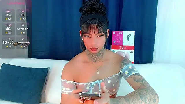 Snapshot of laura_sweett120 chatting on February 2026 07:12:01 AM laura sweett120 online show from February 2026 07:12:01 AM