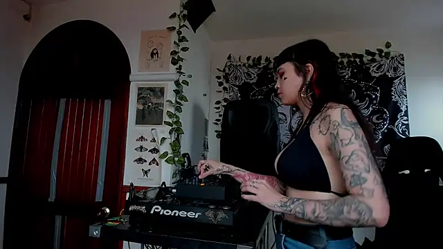 Demongirl6666 online show from February 2025 07:45:02 PM