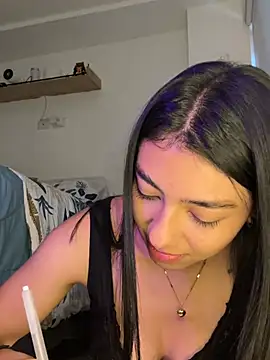 Snapshot of Liissa_cute_ chatting on May 2026 04:04:02 PM Liissa cute online show from May 2026 04:04:02 PM