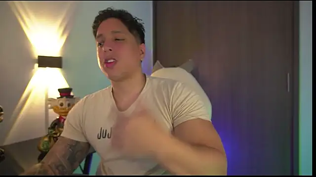 Snapshot of appolo_allen chatting on October 2025 09:15:02 PM appolo allen online show from October 2025 09:15:02 PM