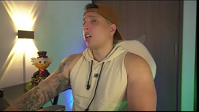 Snapshot of appolo_allen chatting on October 2025 05:18:02 AM appolo allen online show from October 2025 05:18:02 AM