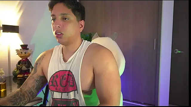 Snapshot of appolo_allen chatting on October 2025 05:31:01 AM appolo allen online show from October 2025 05:31:01 AM