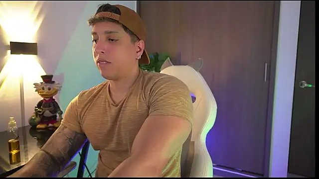 Snapshot of appolo_allen chatting on October 2025 05:41:02 AM appolo allen online show from October 2025 05:41:02 AM