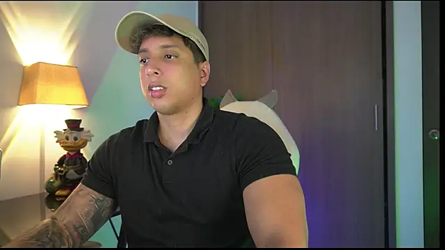 Snapshot of appolo_allen chatting on November 2025 02:54:01 AM appolo allen online show from November 2025 02:54:01 AM