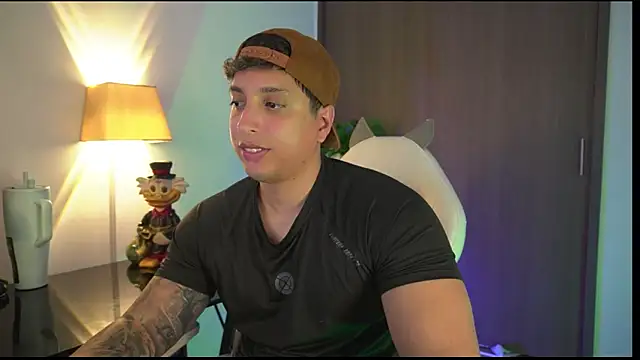 Snapshot of appolo_allen chatting on November 2025 02:34:02 AM appolo allen online show from November 2025 02:34:02 AM