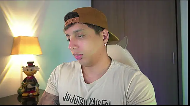 Snapshot of appolo_allen chatting on November 2025 05:06:01 AM appolo allen online show from November 2025 05:06:01 AM