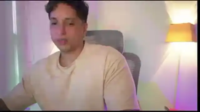 Snapshot of appolo_allen chatting on November 2025 09:42:02 PM appolo allen online show from November 2025 09:42:02 PM