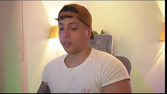 Snapshot of appolo_allen chatting on November 2025 02:45:02 AM appolo allen online show from November 2025 02:45:02 AM