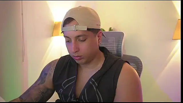 Snapshot of appolo_allen chatting on November 2025 02:21:01 AM appolo allen online show from November 2025 02:21:01 AM