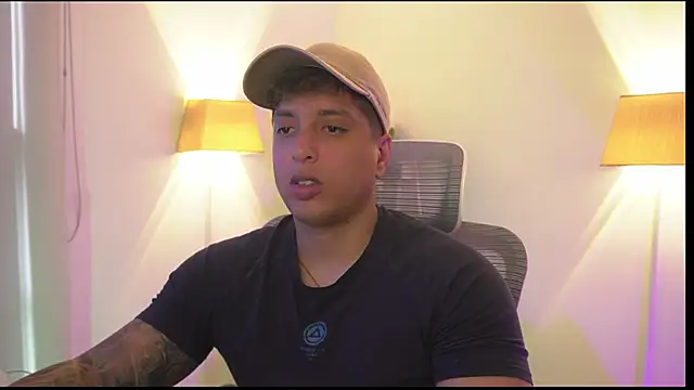 Snapshot of appolo_allen chatting on November 2025 09:14:02 PM appolo allen online show from November 2025 09:14:02 PM