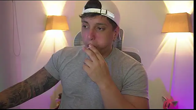 Snapshot of appolo_allen chatting on December 2025 02:39:01 AM appolo allen online show from December 2025 02:39:01 AM