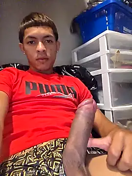 Snapshot of Yoko0381 chatting on November 2025 01:37:01 AM Yoko0381 online show from November 2025 01:37:01 AM