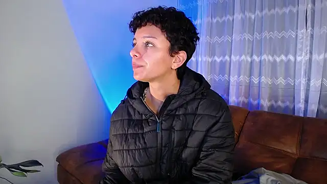 peyton golden1 online show from December 2024 01:03:01 AM