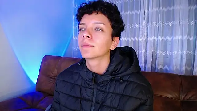 peyton golden1 online show from December 2024 04:10:02 AM