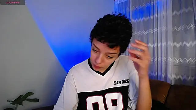 peyton golden1 online show from December 2024 03:15:01 AM