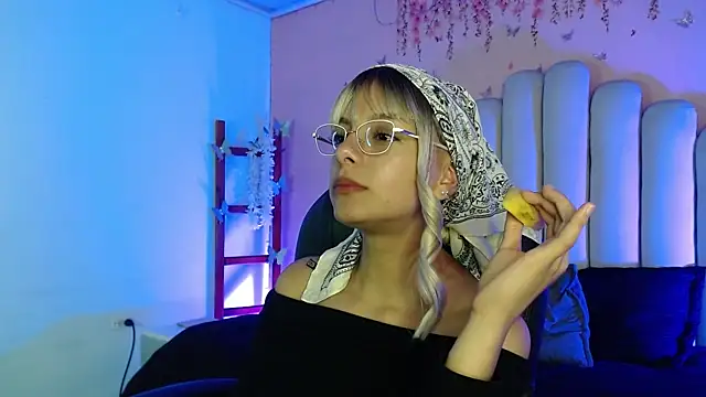 peyton golden1 online show from October 2025 03:28:01 AM