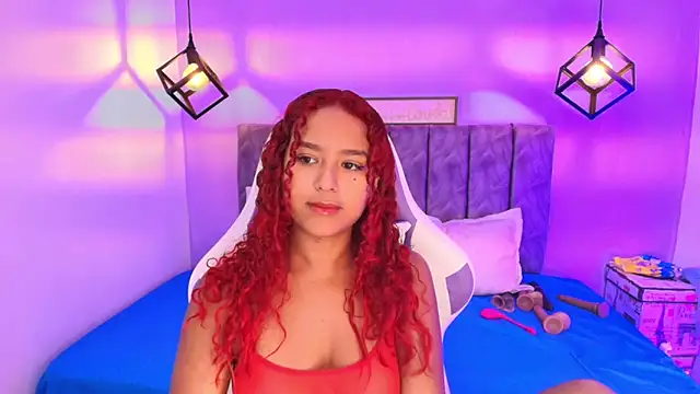 Snapshot of Sophiee_Velvet chatting on September 2025 02:55:01 PM Sophiee Velvet online show from September 2025 02:55:01 PM