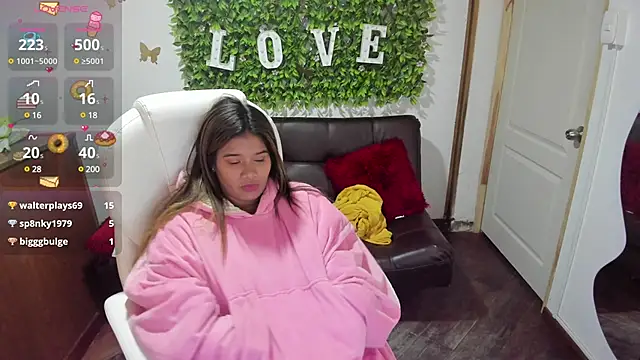 Snapshot of Enma__clark chatting on December 2024 09:21:02 AM Enma clark online show from December 2024 09:21:02 AM