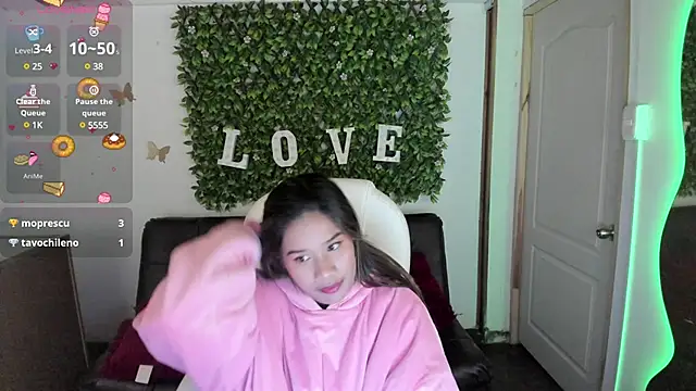 Snapshot of Enma__clark chatting on December 2024 07:17:01 AM Enma clark online show from December 2024 07:17:01 AM