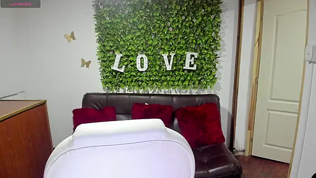 Snapshot of Enma__clark chatting on January 2025 08:00:01 PM Enma clark online show from January 2025 08:00:01 PM