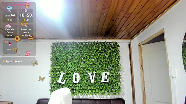 Snapshot of Enma__clark chatting on January 2025 10:19:01 PM Enma clark online show from January 2025 10:19:01 PM