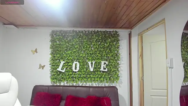 Snapshot of Enma__clark chatting on February 2025 07:13:01 PM Enma clark online show from February 2025 07:13:01 PM