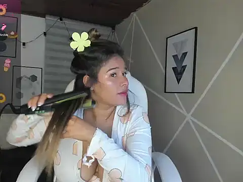 Snapshot of Enma__clark chatting on November 2025 04:44:02 AM Enma clark online show from November 2025 04:44:02 AM